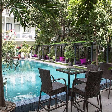The 252 Hotel Phnom Penh Exterior photo