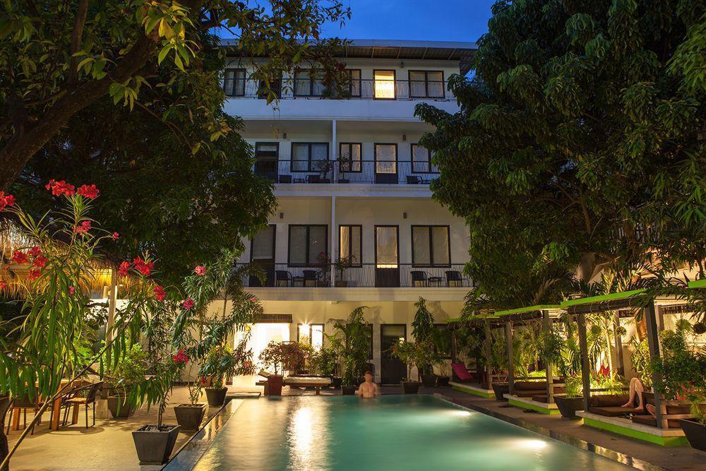 The 252 Hotel Phnom Penh Exterior photo