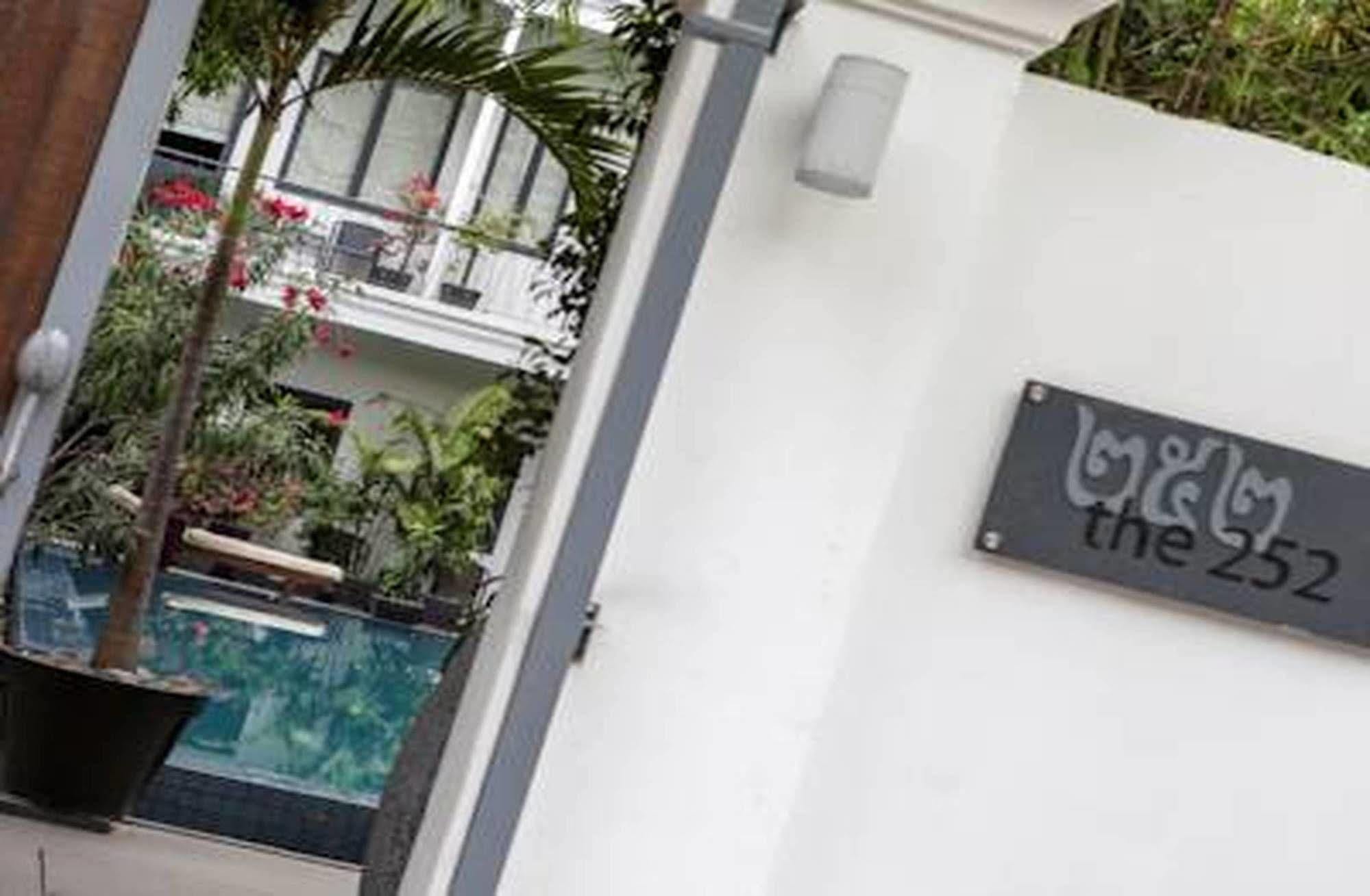 The 252 Hotel Phnom Penh Exterior photo